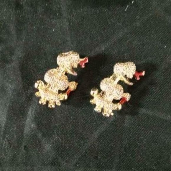 VTG PERIOD STYLE YELLOW GOLD TONE POODLE PIN LOCKING CLASP - Picture 2 of 6